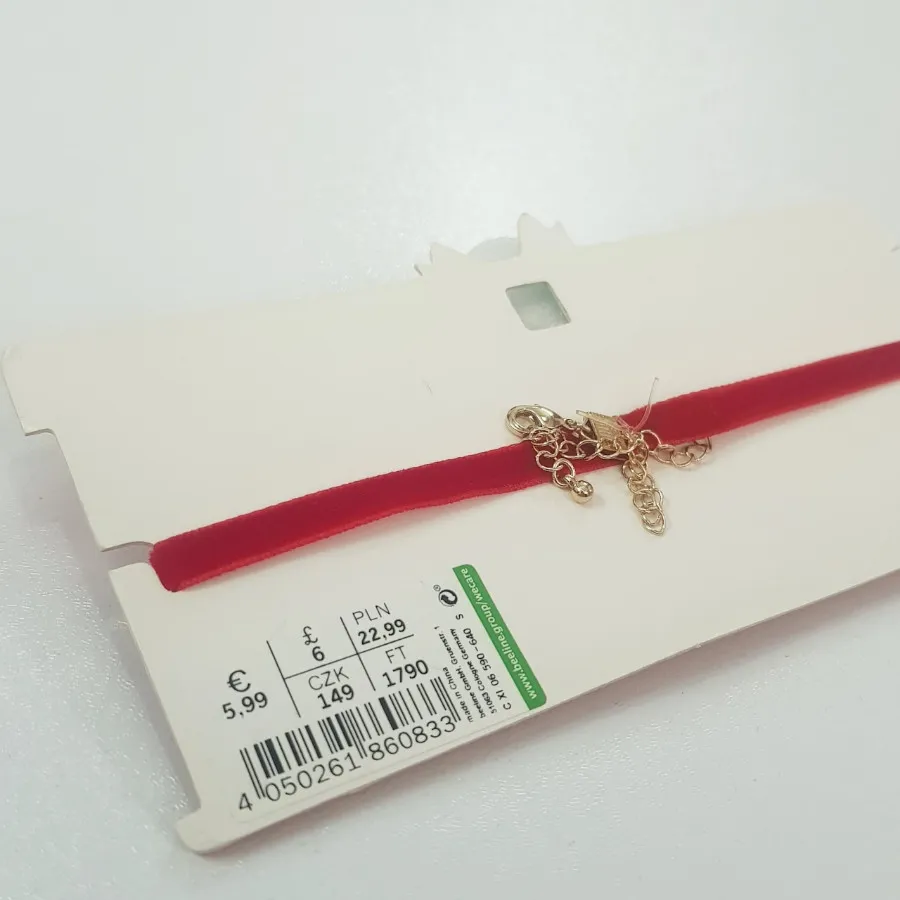 گلوبند قرمز مخملی آویزدار