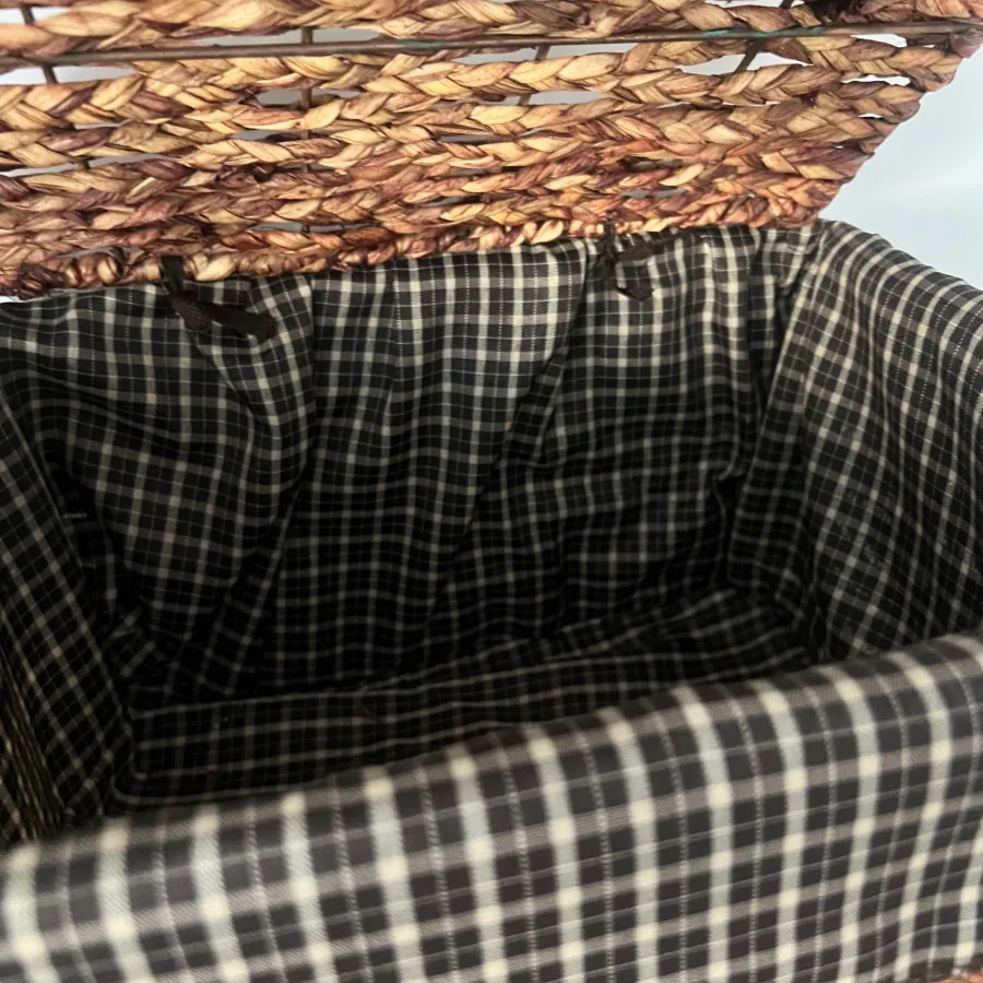 سبد حصری در دار