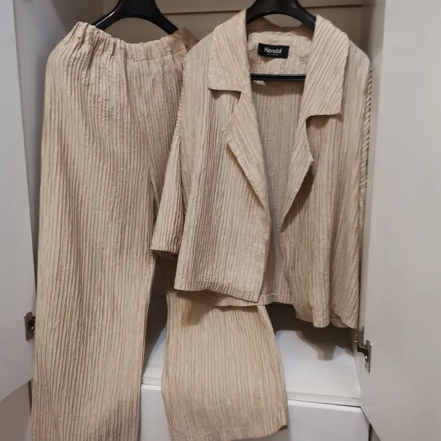 ست دوتکه پلیسه نسکافه کرم