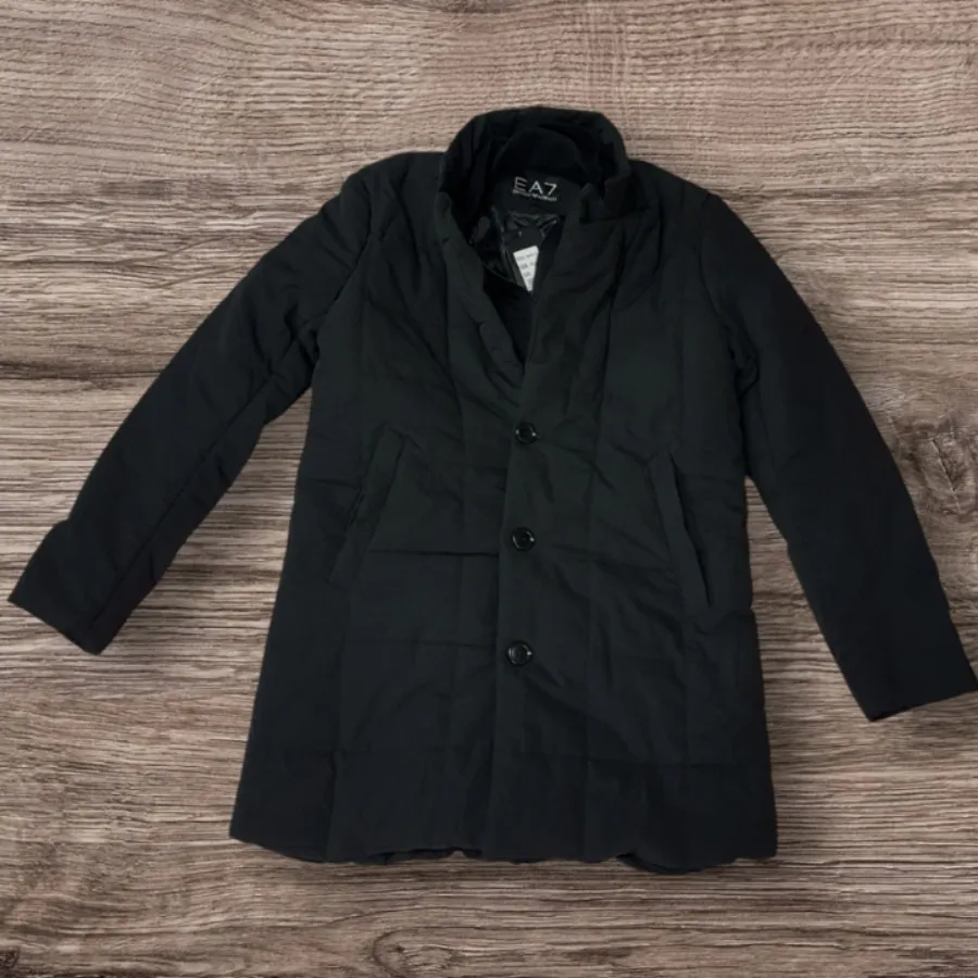 کاپشن اور مشکی M