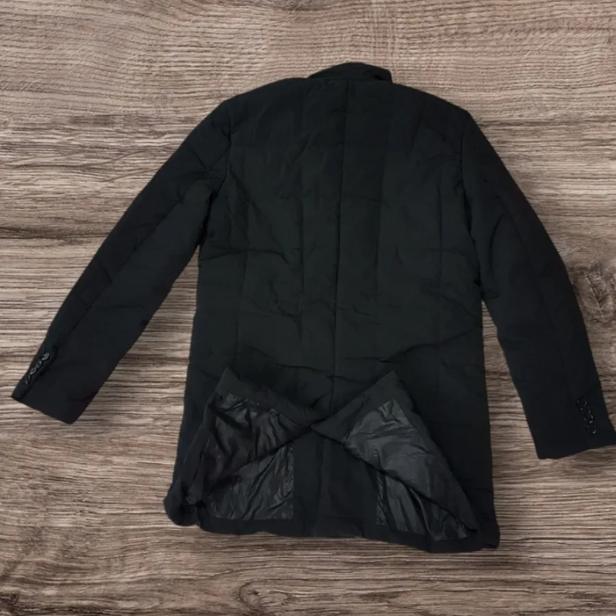 کاپشن اور مشکی M