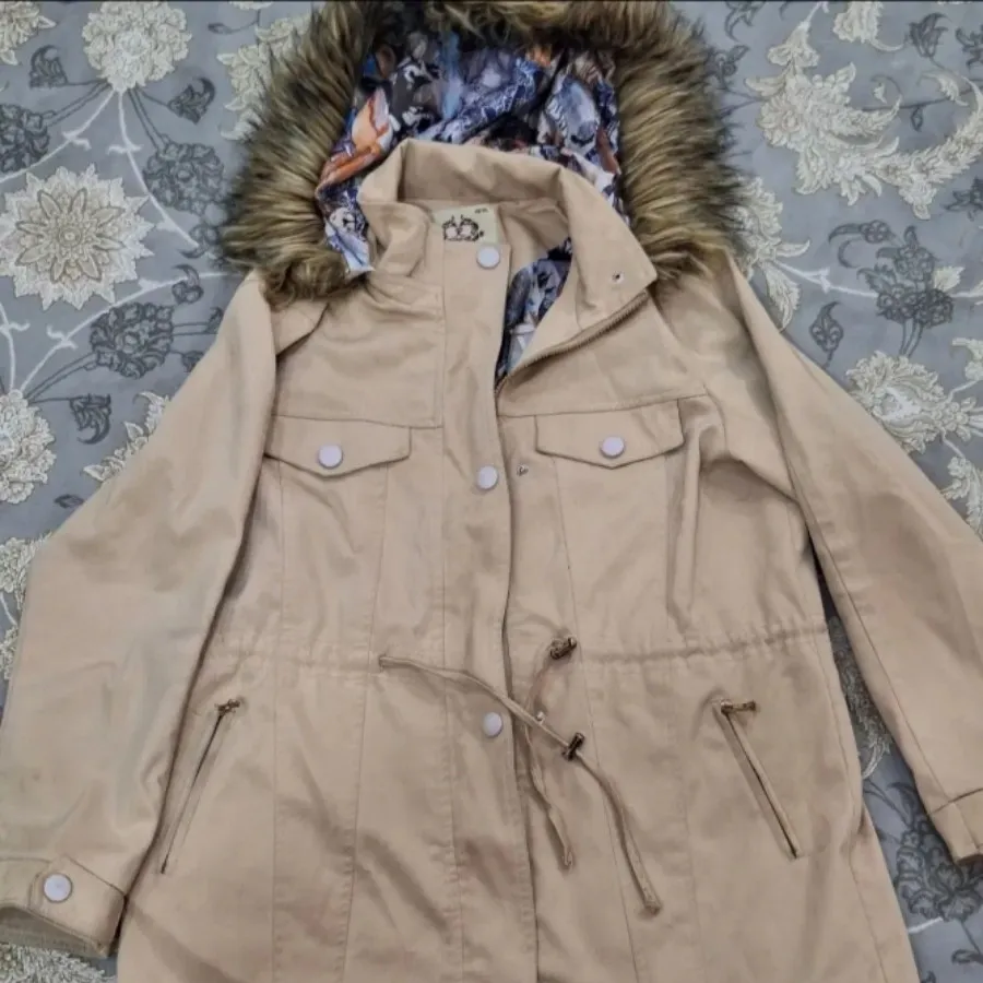 کاپشن کلاه دار