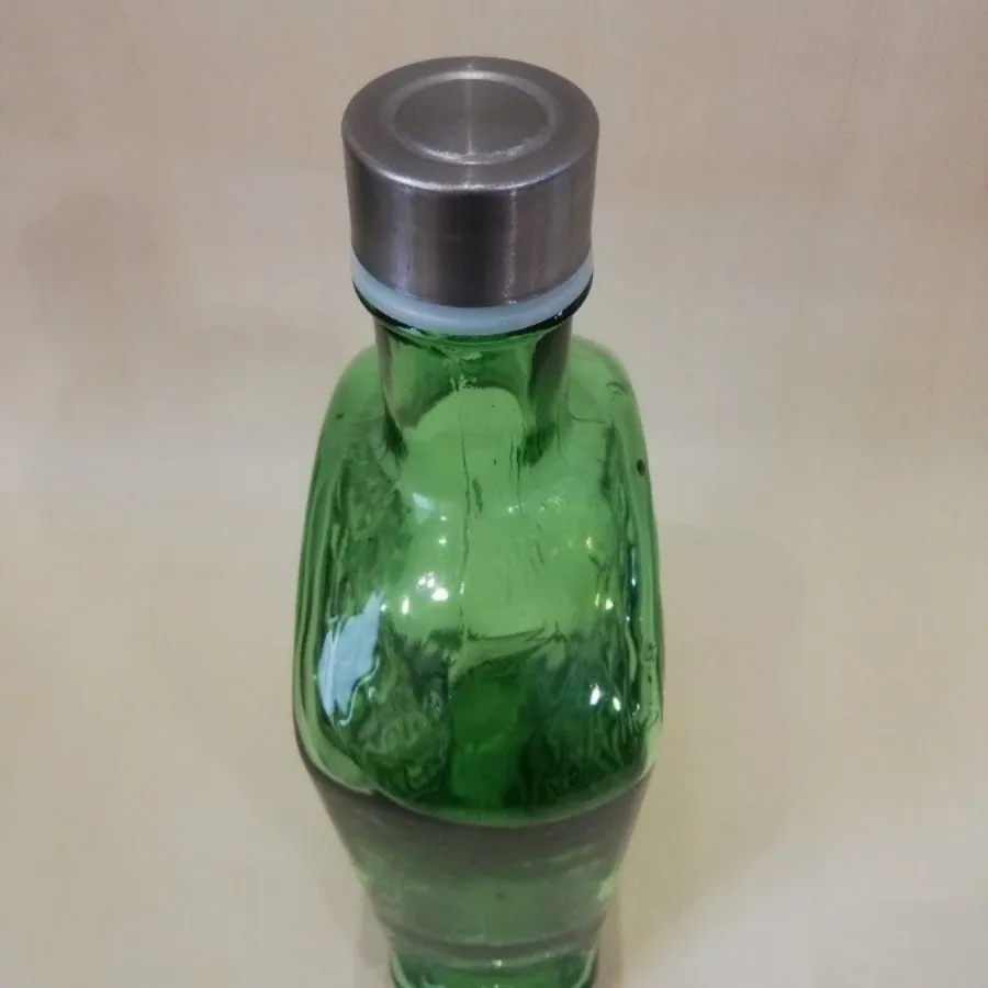 بطری شیشه ای سبز رنگی