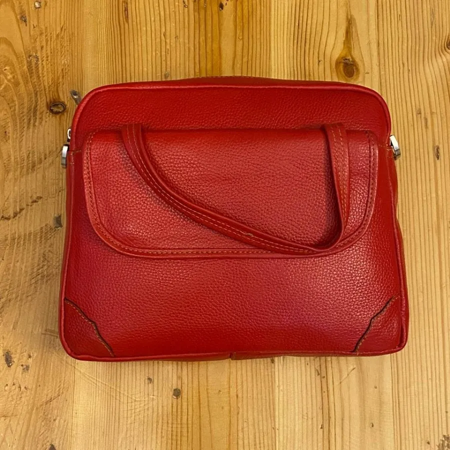 کیف زنانه چرم رنگ قرمز
