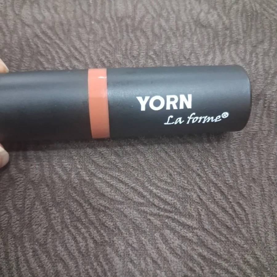 رژ لب yorn