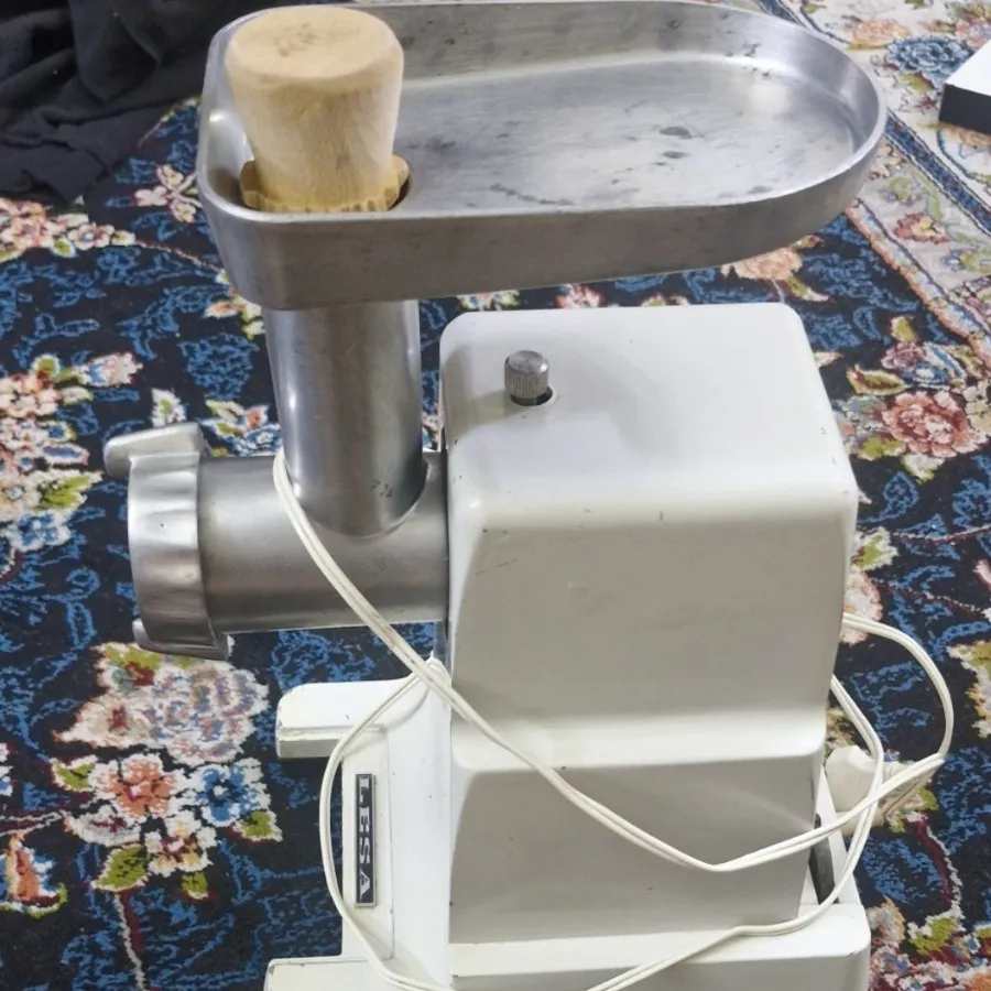 چرخ گوشت قدیمی