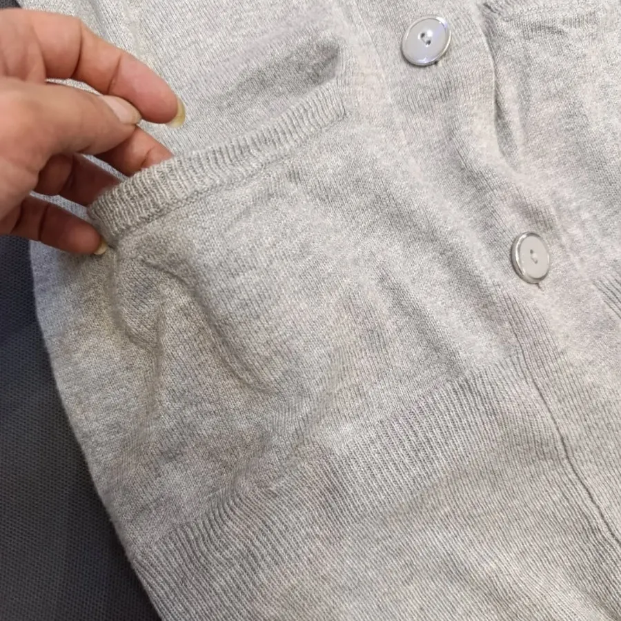 بافت جلو دکمه خور طوسی