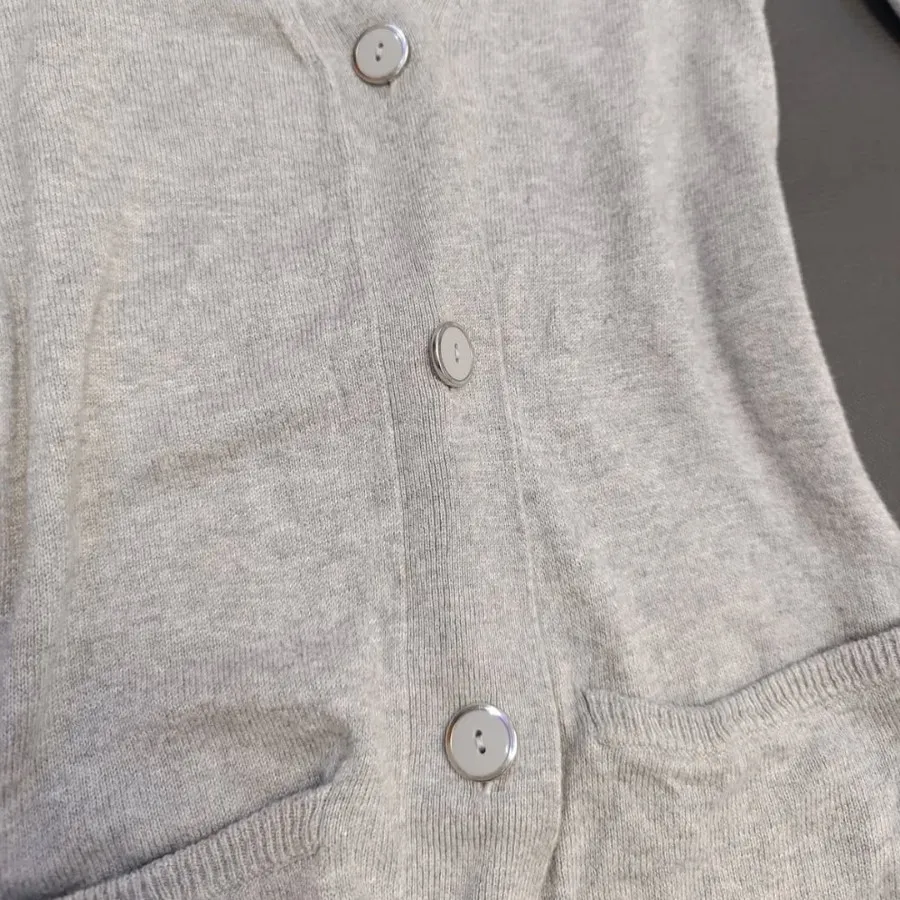 بافت جلو دکمه خور طوسی