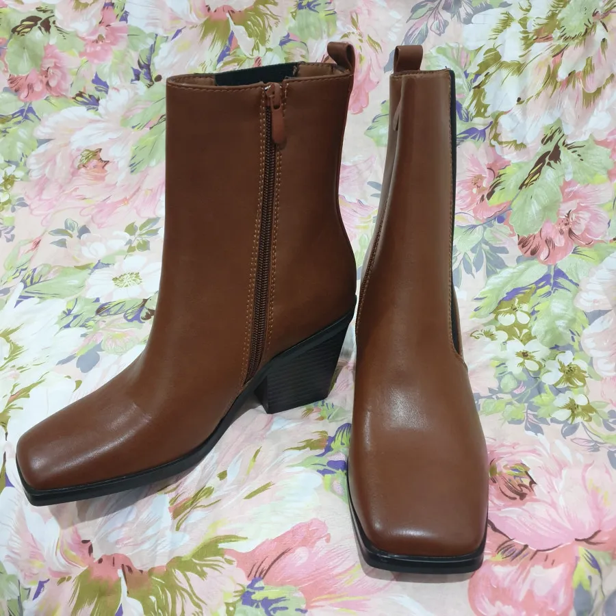 بوت عسلی خارجی