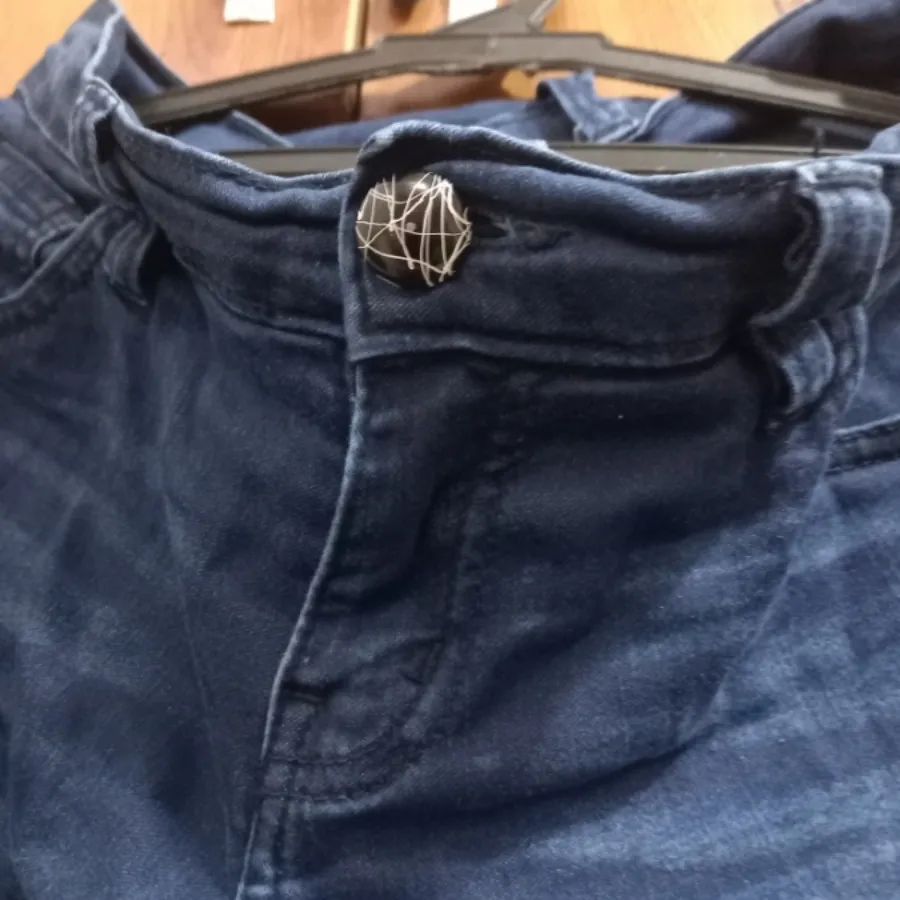 شلوار لی زیاد ضخیم نیست