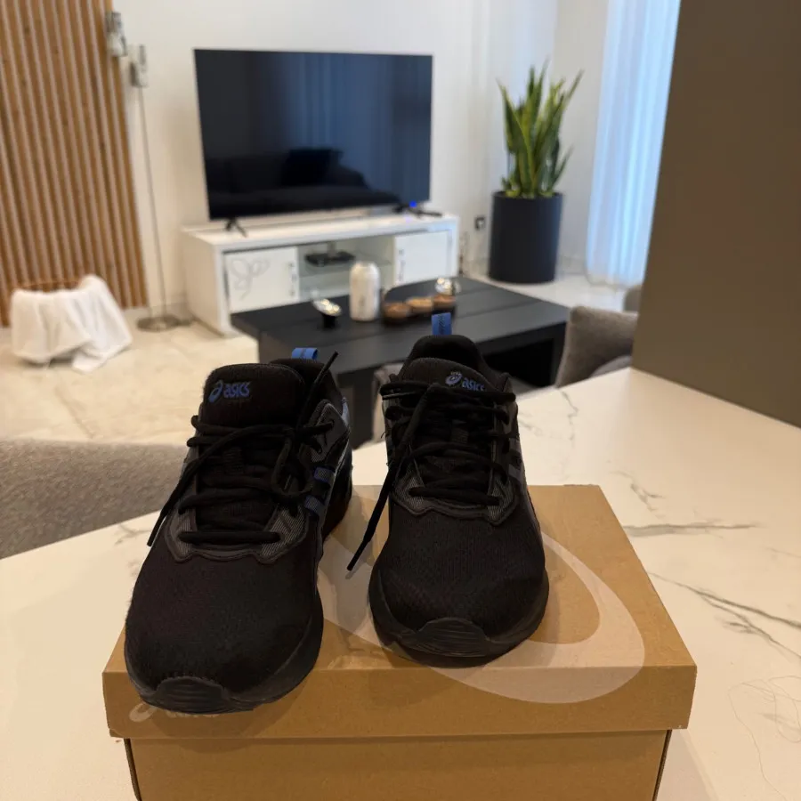 کتانی اسیکس