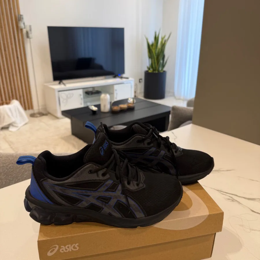 کتانی اسیکس