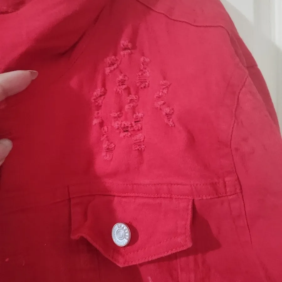 کراپ کت قرمز