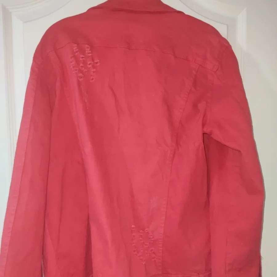 کراپ کت قرمز