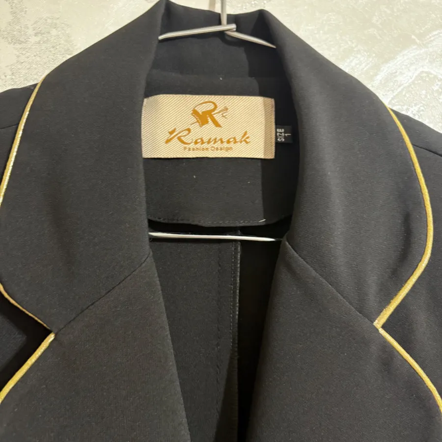 کت نوار طلایی