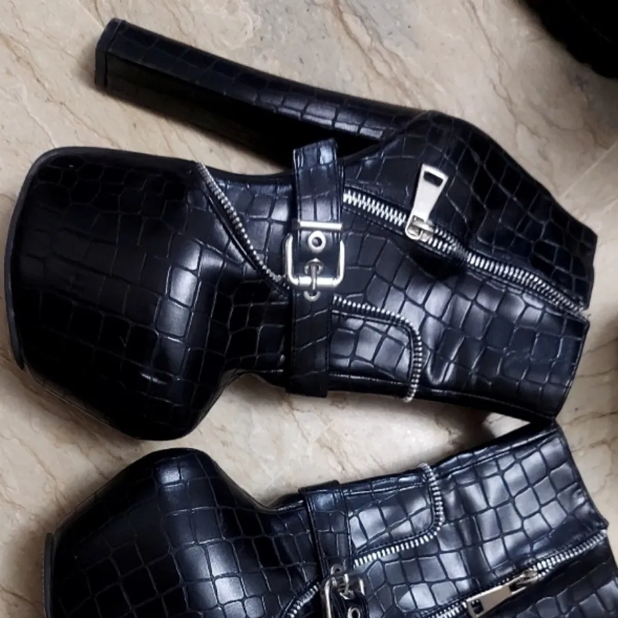 نیم بوت وارداتی مارک دار