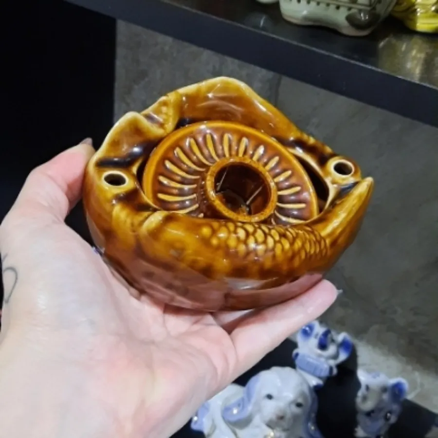 زیرسیگاری و جاشمعی و عود