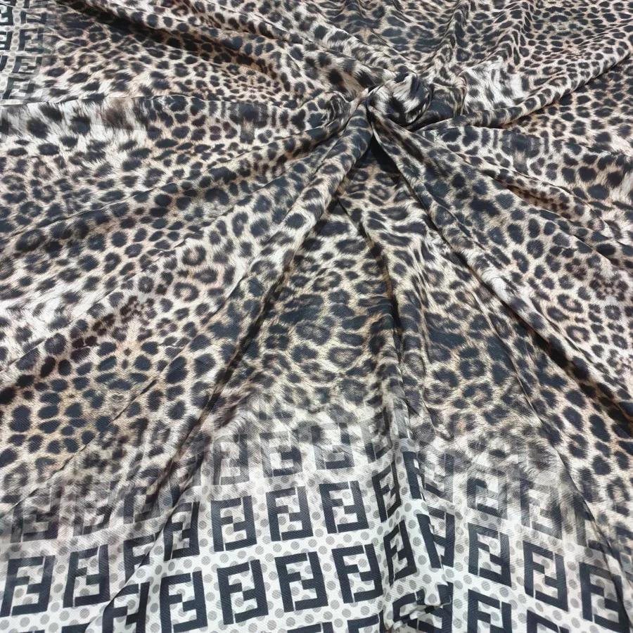 روسری پلنگی Fendi