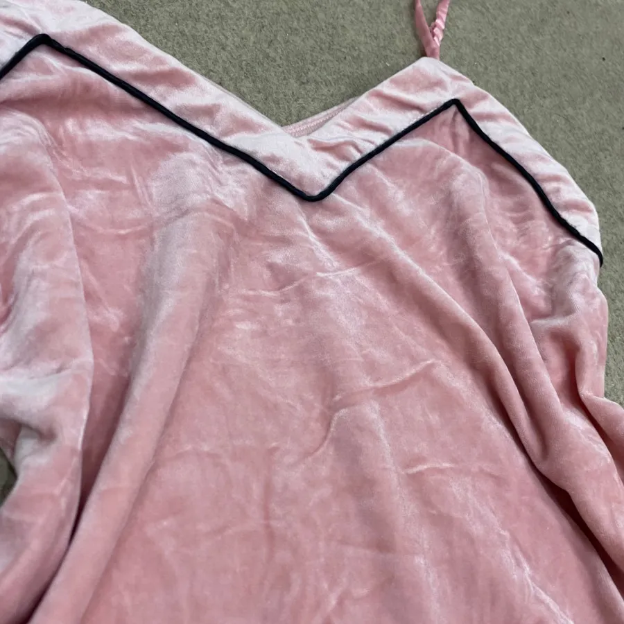 تاپ مخملی صورتی