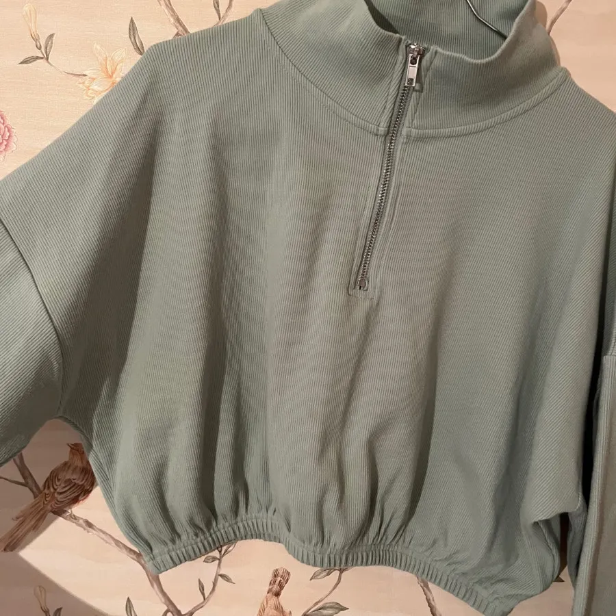 کراپ شومیز و شلوار کوتاه