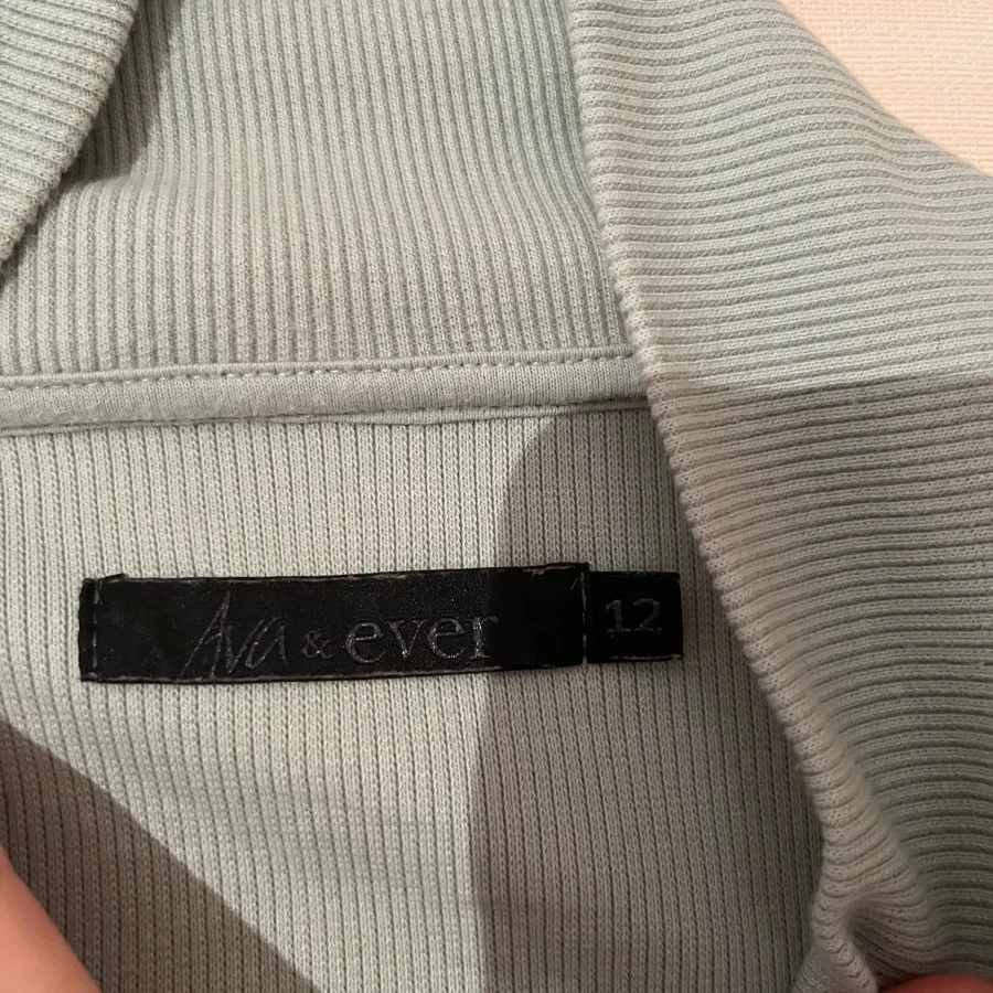 کراپ شومیز و شلوار کوتاه