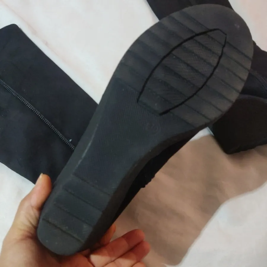 بوت بلند و لج دار چرم