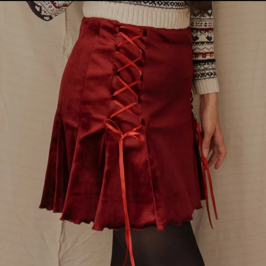 دامن مخمل قرمز