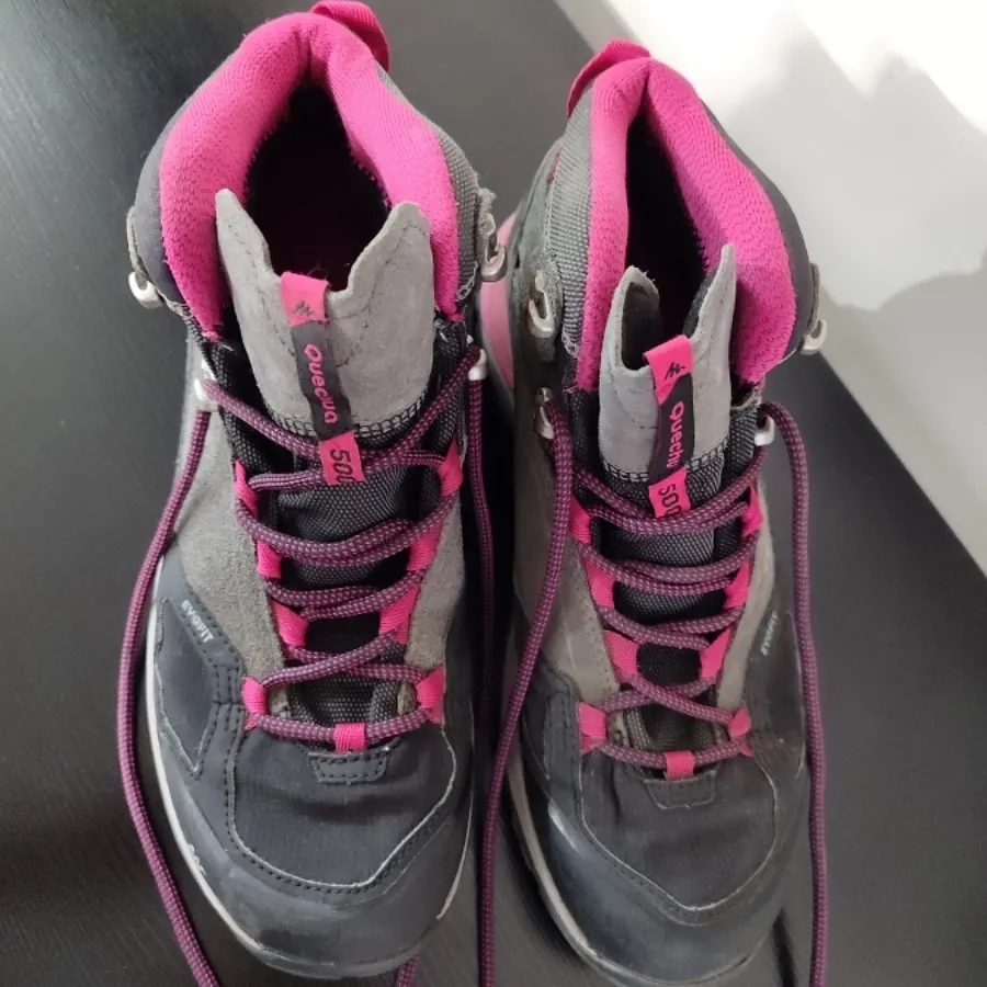 کفش کوه برند کچوا