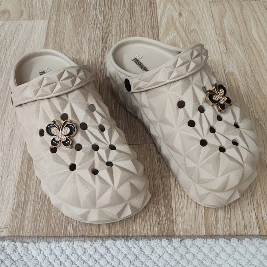 کراکس پروانه