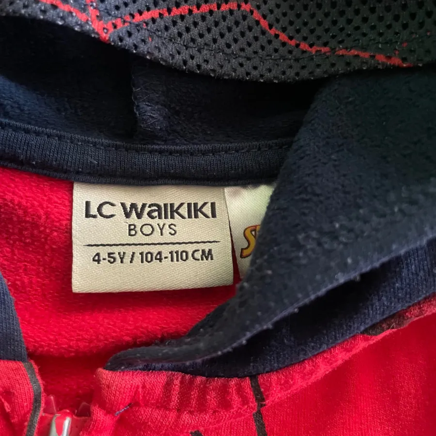 هودی نازک السیواکیکی