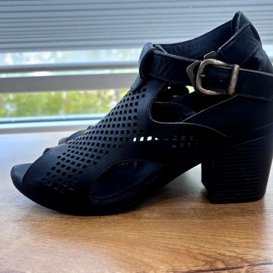 صندل پاشنه دار