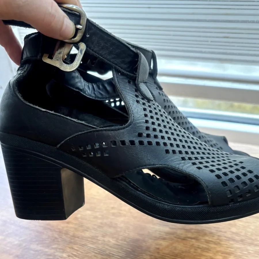 صندل پاشنه دار