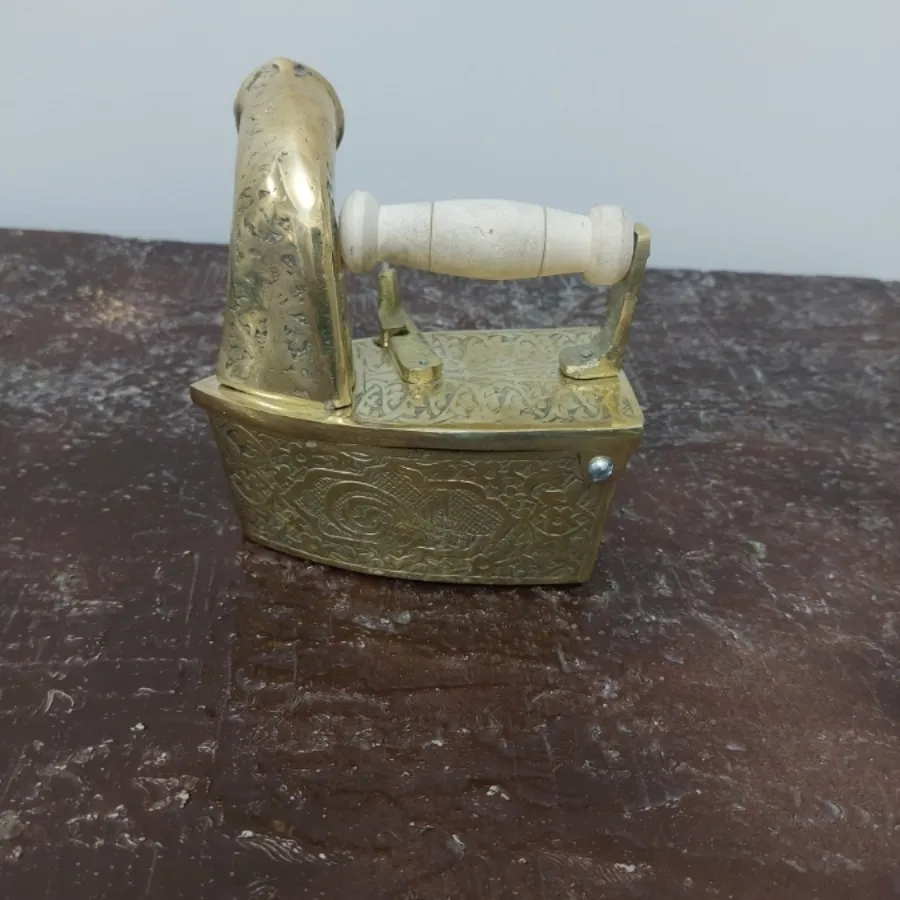 اتو ذغالی دودکش دار