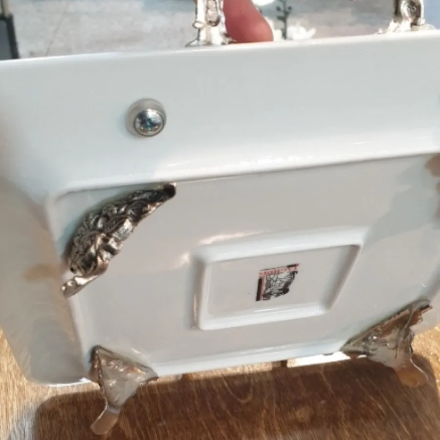 شیرینی خوری