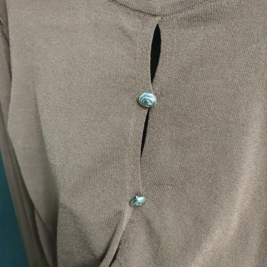 پلیور قهوه ای