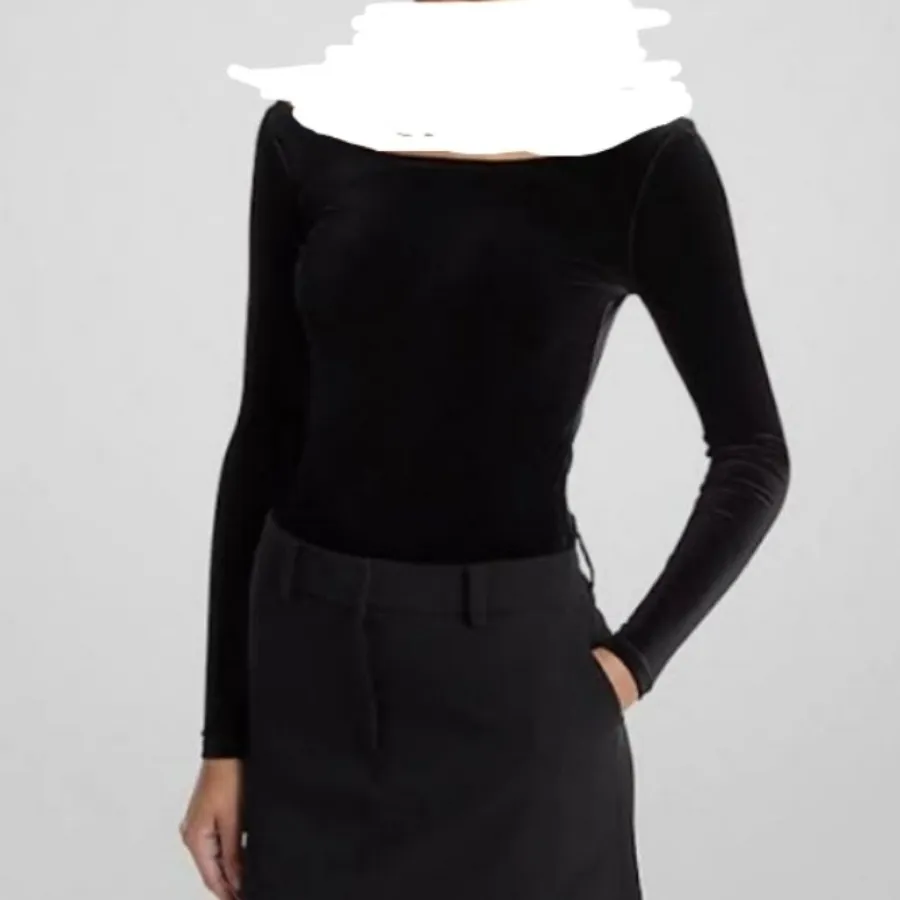 بلوز کراپ مخمل خارجی