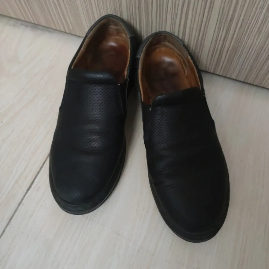 کفش چرم نوین