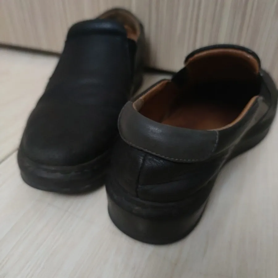 کفش چرم نوین