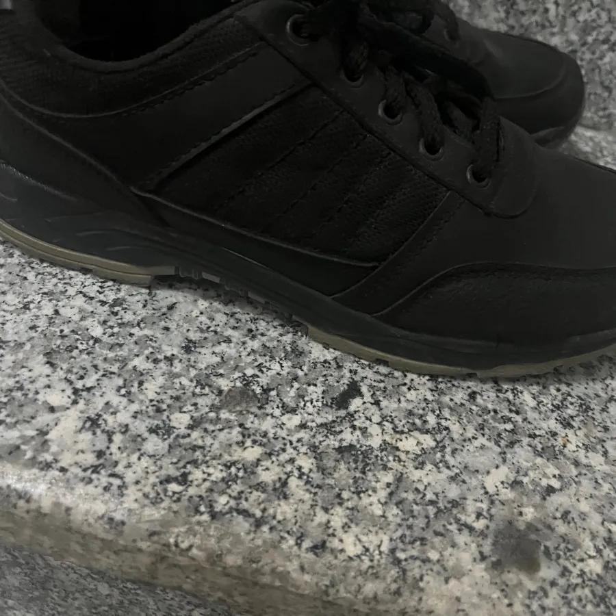 کفش اسپرت مشکی