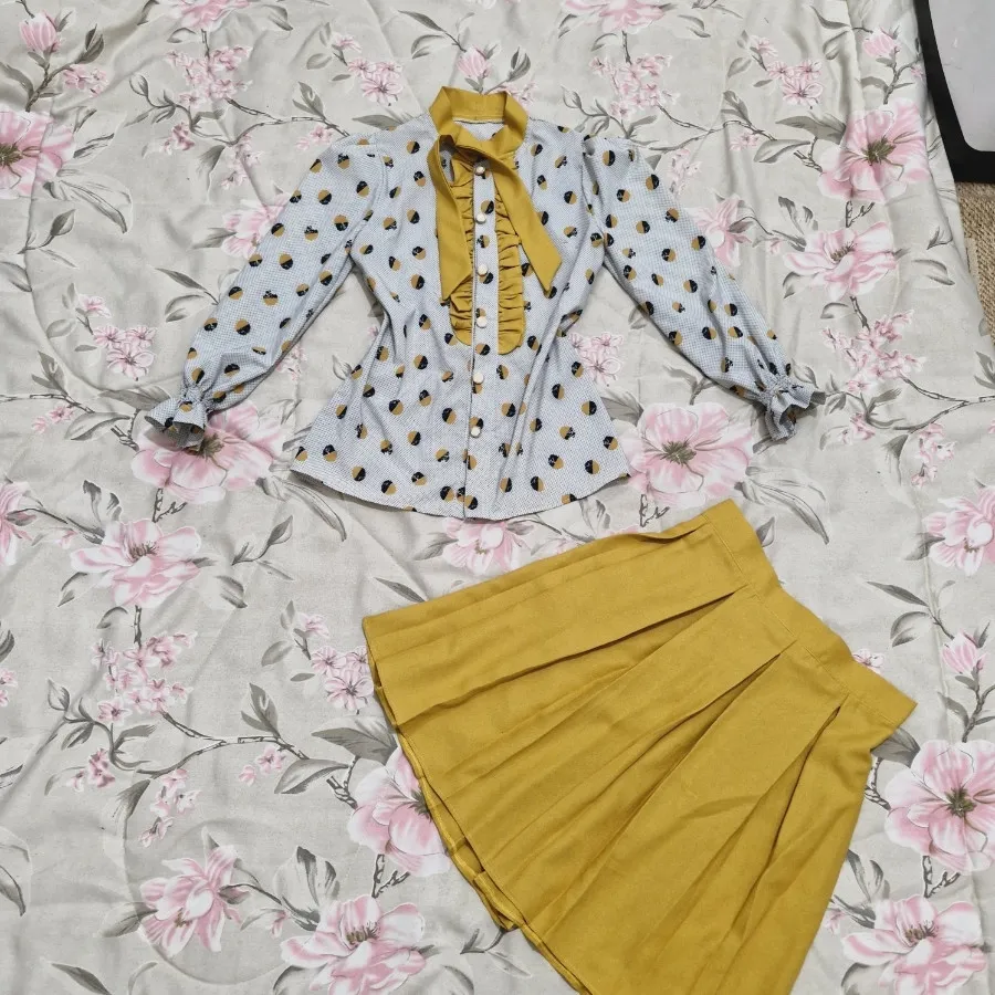 شومیز و دامن دخترانه