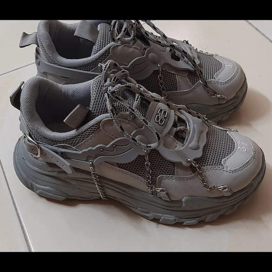 کفش اسپورت 37