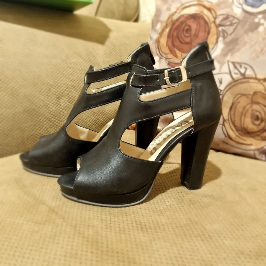 کفش مجلسی مشکی پاشنه دار