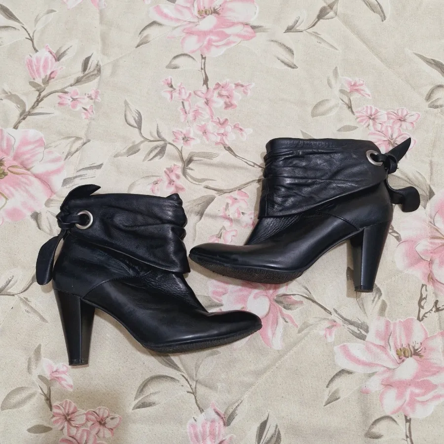 بوت مارک چرم اصلی