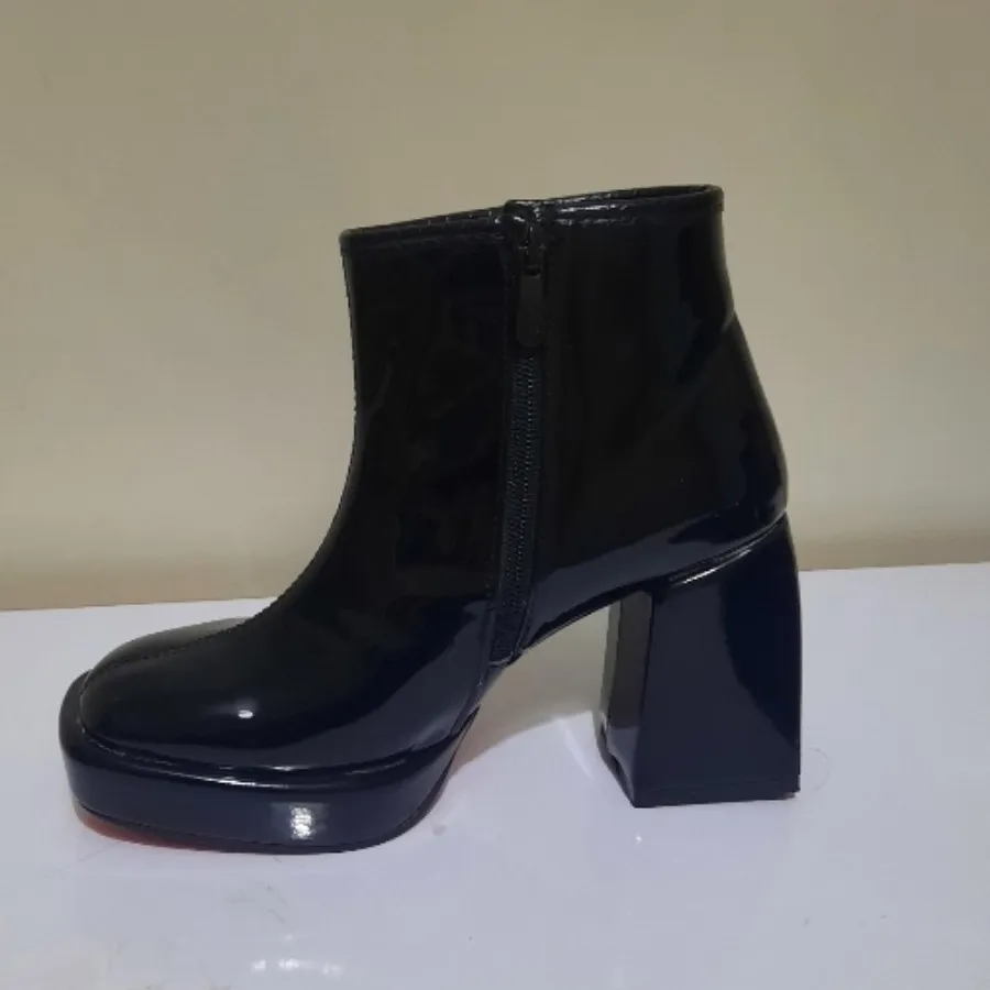 نیم بوت ورنی