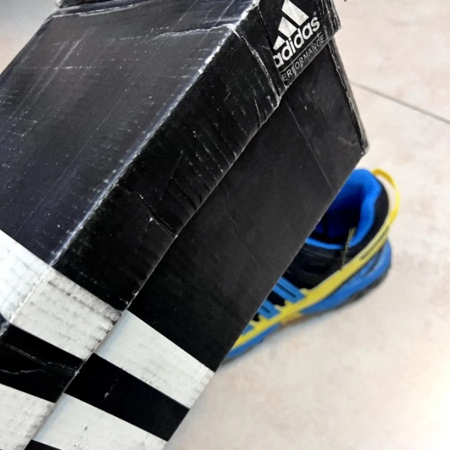 کفش آدیداس اصل با کارتن
