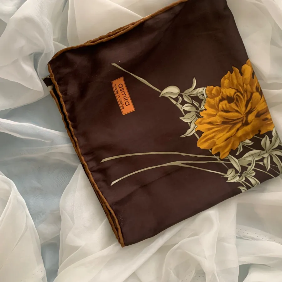 روسری های ابریشم وساتن