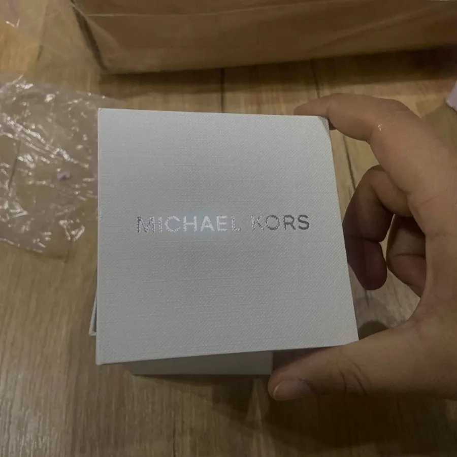 ساعت مایکل کورس