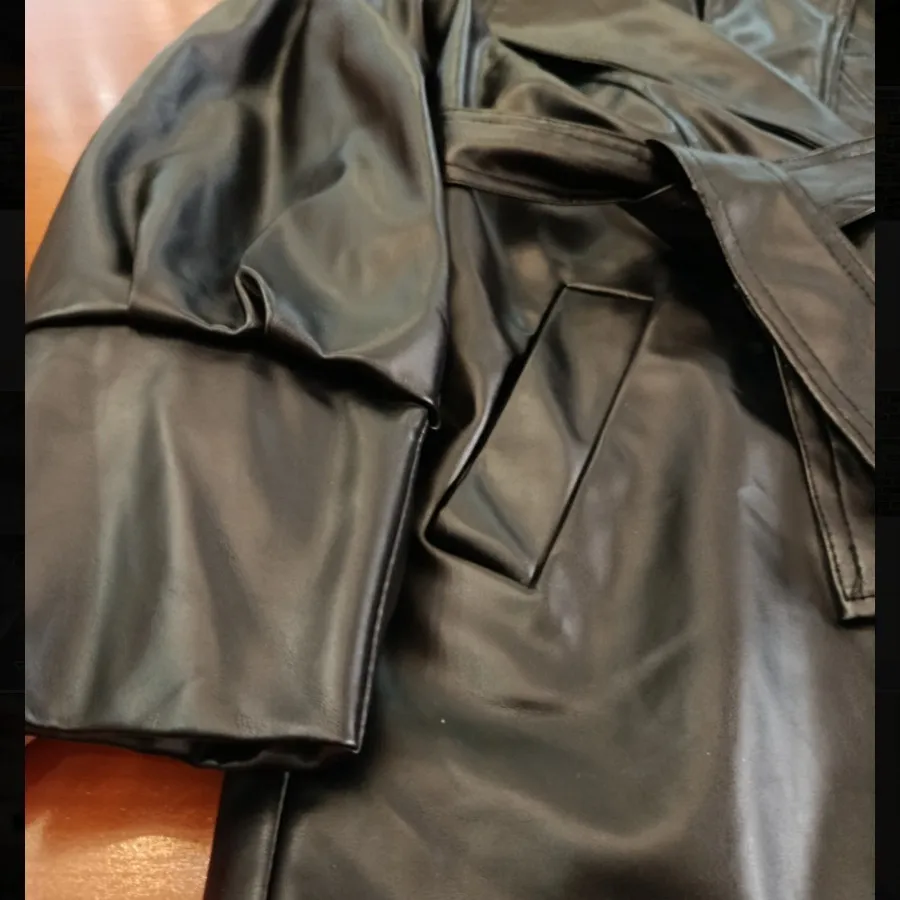 مانتو کتی چرم