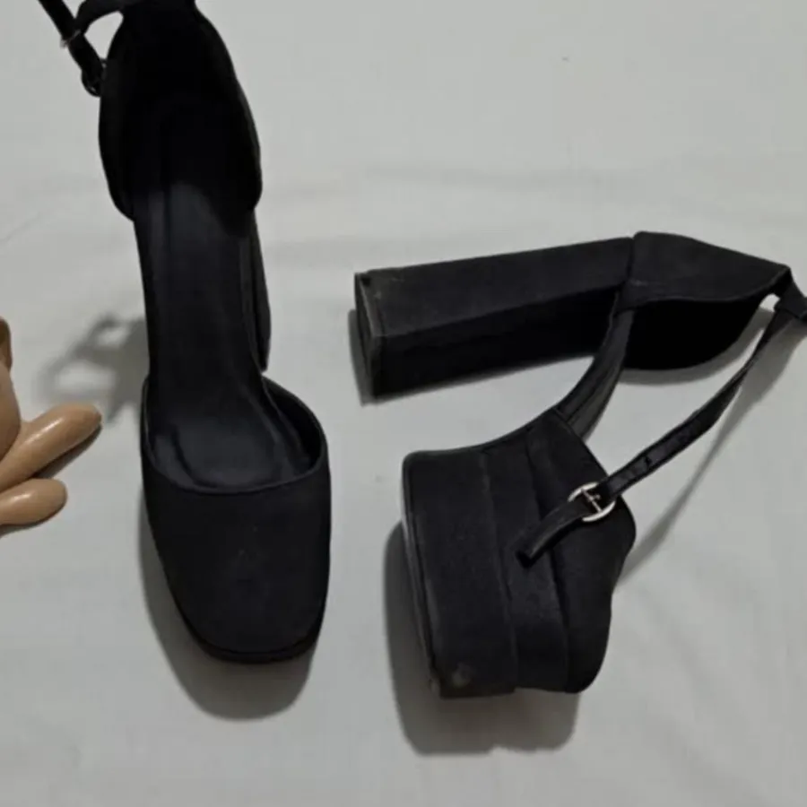 کفش پاشنه بلند خارجی