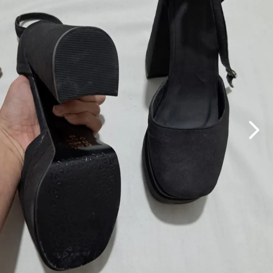 کفش پاشنه بلند خارجی